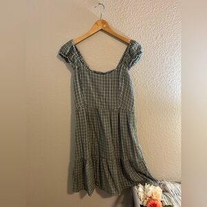 Old Navy Women’s Tiered Mini Dress- Size L- Green/White Plaid